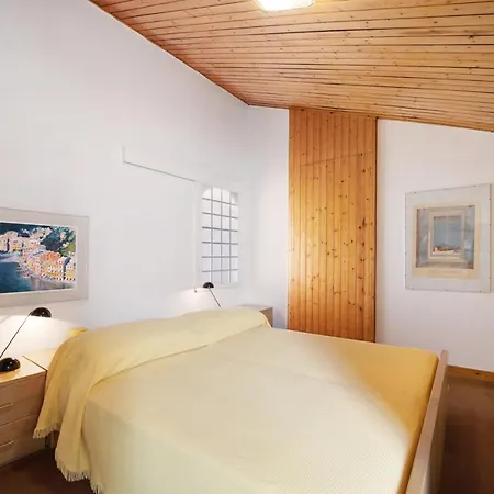 Sunflower Apartment